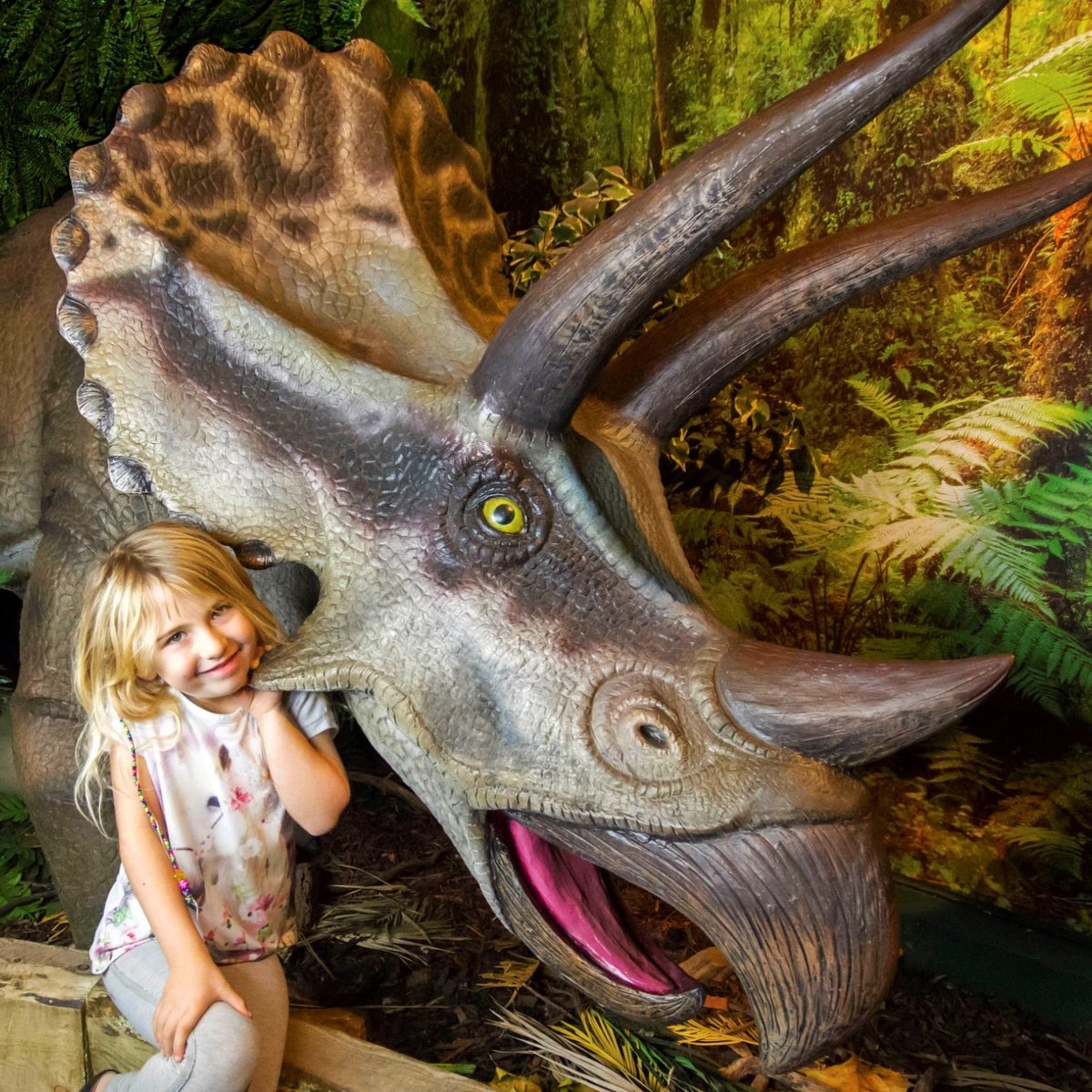 TORQUAYS DINOSAUR WORLD (Torquay) - All You Need to Know BEFORE You Go