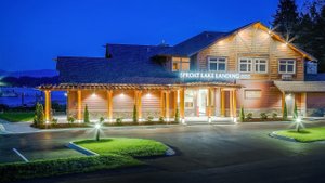 Sproat Lake Landing Resort in Vancouver Island