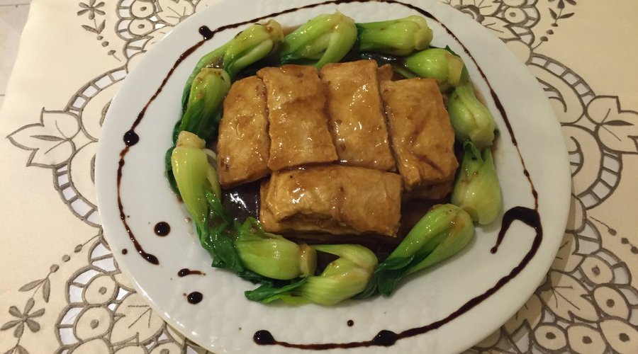 Chou Shanghai sauté tofu (豆腐小油菜)