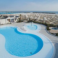 Piscina con spiaggetta