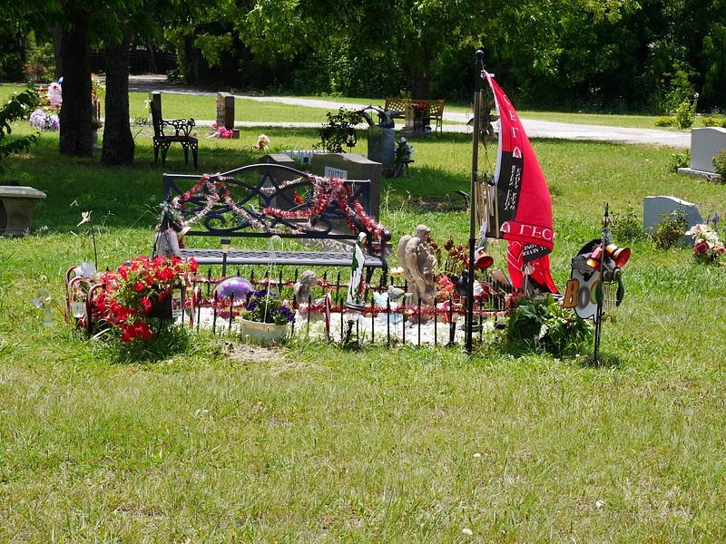 Pecan Grove Memorial Cemetery image