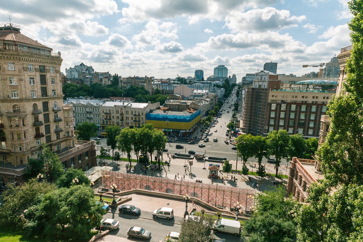 Крещатик в киеве. Хрещатик. Ул Крещатик в Киеве. Украина город Киев ул.Хрищатик. Крещатик 2020.