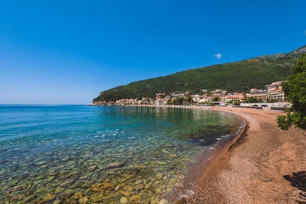 Petrovac купить замок в чехии