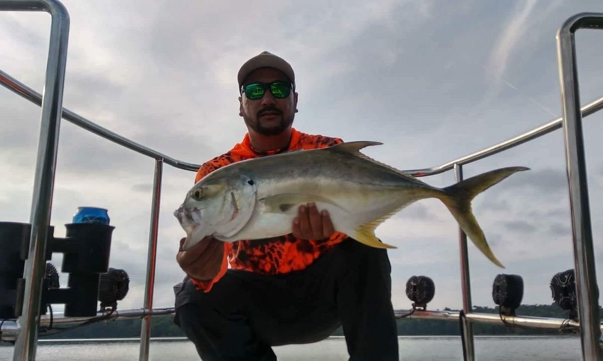 Unbelievable Trevally Fishing Experience in the Canals!