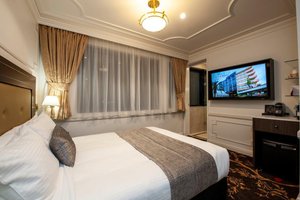 Room & Suite