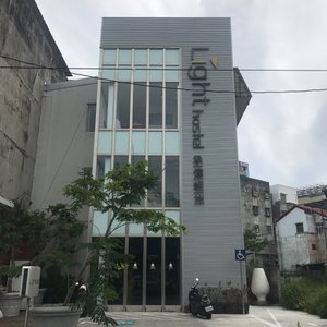 外觀看似小但實際去空間寬敞