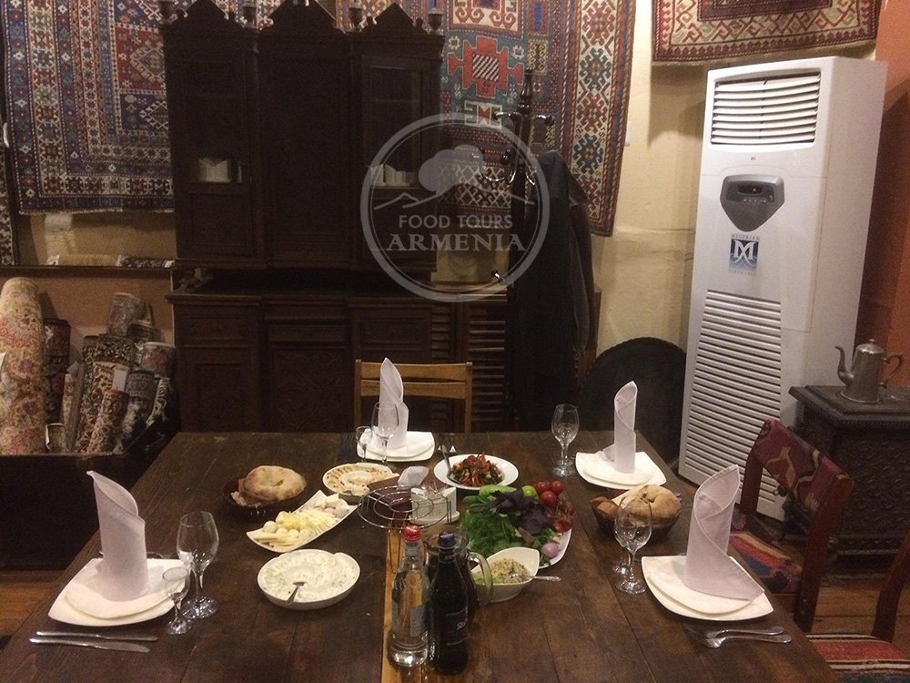 Караван ереван. Ереван фуд. Мебель Ереван Армения. Vilfood Армения. Armatfood с армянской душой