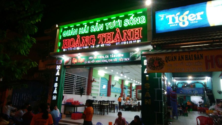 Quan An San Vuon Hoang Thanh