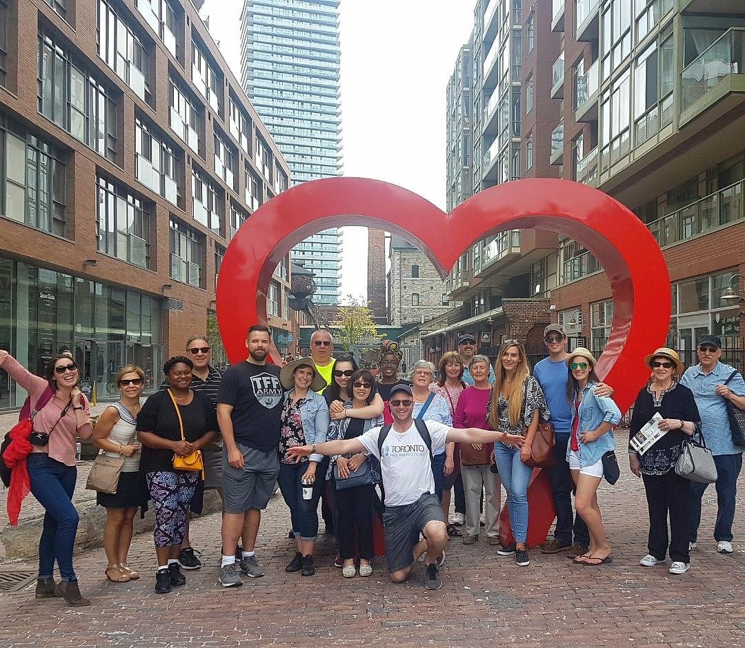 walking tours toronto free