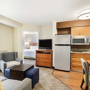 Homewood Suites By Hilton Cincinnati Midtown in Cincinnati, image may contain: Condo, City, Urban, Neighborhood