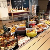 Notre buffet de desserts toujours...