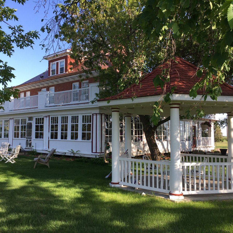 Wakamow Heights Bed And Breakfast Moose Jaw Canada