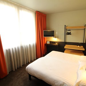Chambre double confort Hotel Alnea Cannes - spacieuse avec kitchennette pour  un encas simple