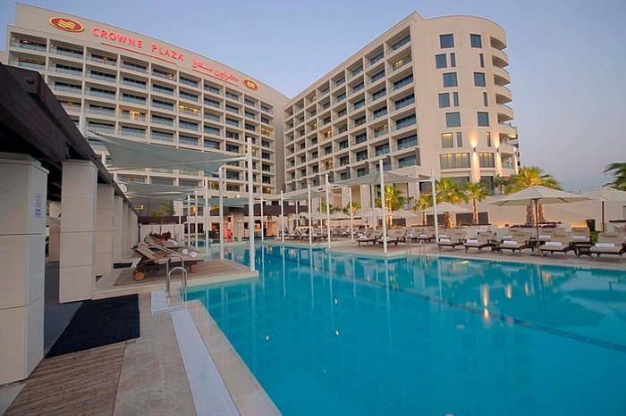 Crowne Plaza Abu Dhabi - Yas Island, An IHG Hotel Pool: Pictures ...