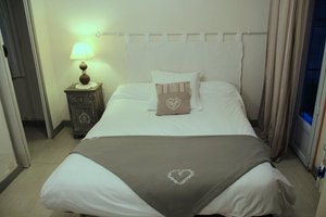 Room & Suite