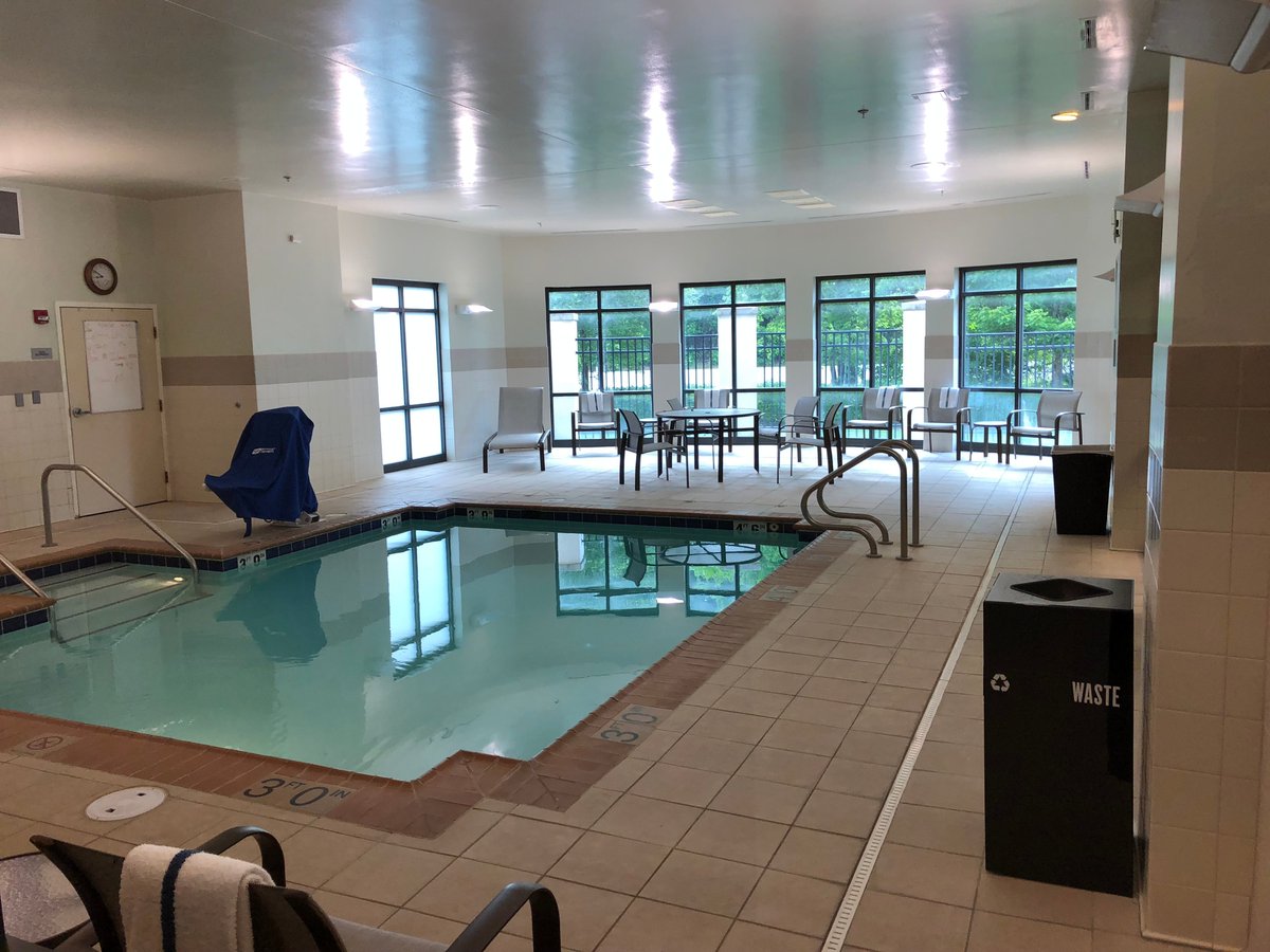 Courtyard by Marriott Suffolk Chesapeake Pool: Pictures & Reviews ...