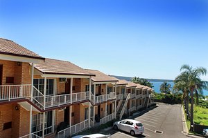 Twofold Bay Motor Inn in Eden, image may contain: Hotel, Resort, Car, Neighborhood