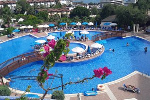 Pool & Beach