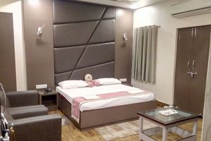 Room & Suite