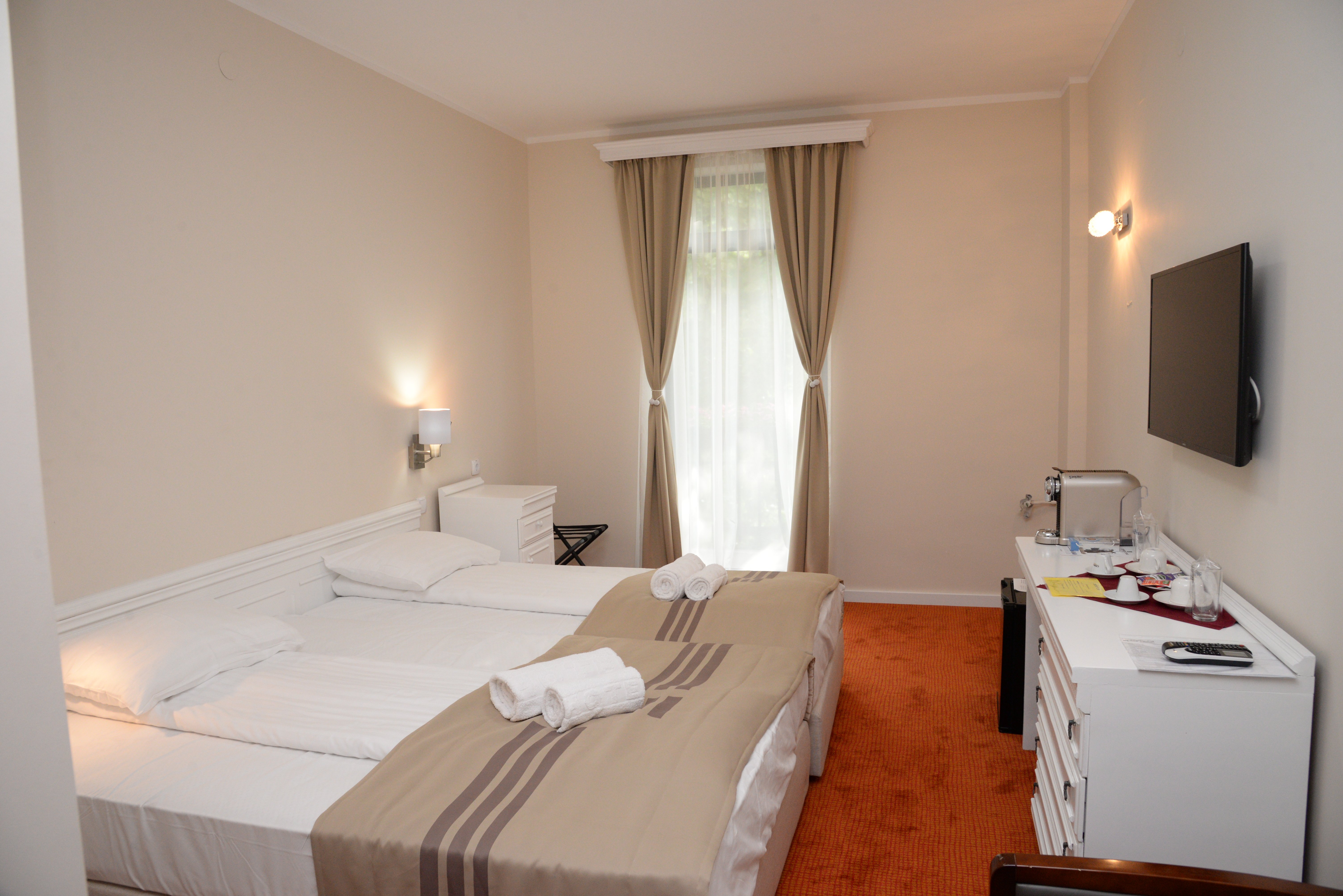 Zepter Hotel Rooms: Pictures & Reviews - Tripadvisor