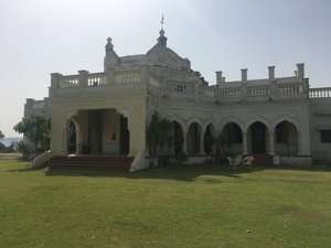 Aaram Baagh – Sanchi in Sanchi, image may contain: Villa, Housing, House, Grass