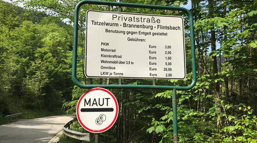 Die Privatstraße "Tatzelwurmstraße"