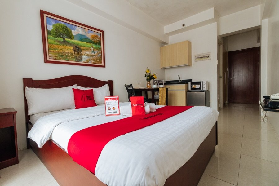 REDDOORZ PREMIUM NEAR GREENBELT MAKATI - Prices & Specialty Hotel ...