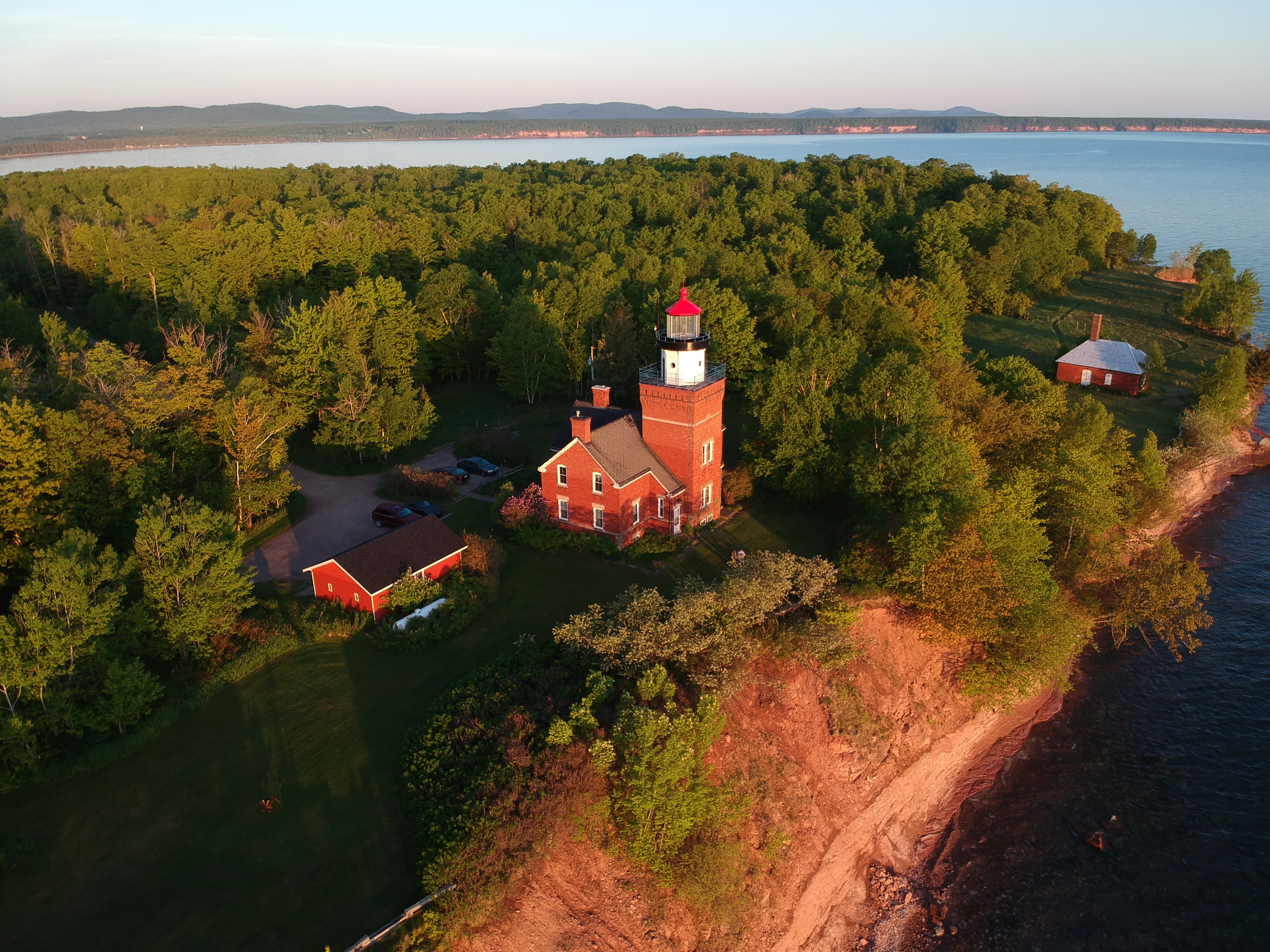 BIG BAY POINT LIGHTHOUSE BED AND BREAKFAST - Updated 2022 Prices & B&B ...