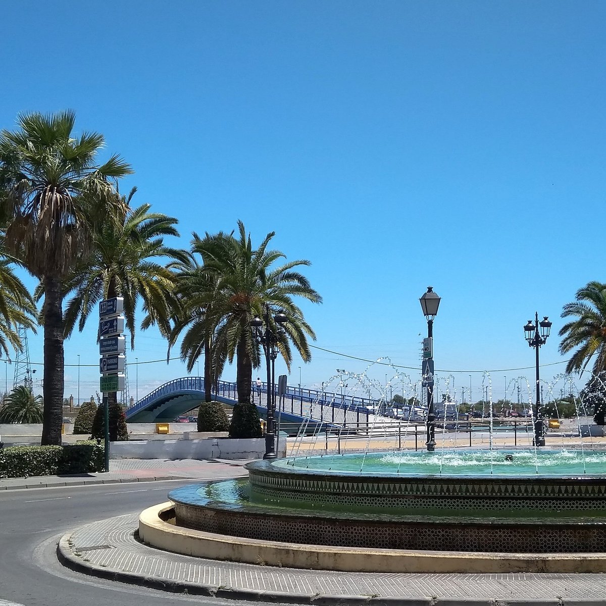 Se puede visitar el puerto de motril