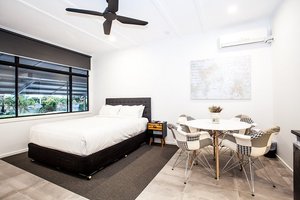 Room & Suite