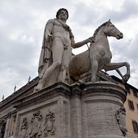 Statue of Pollux at the head of the cordonata