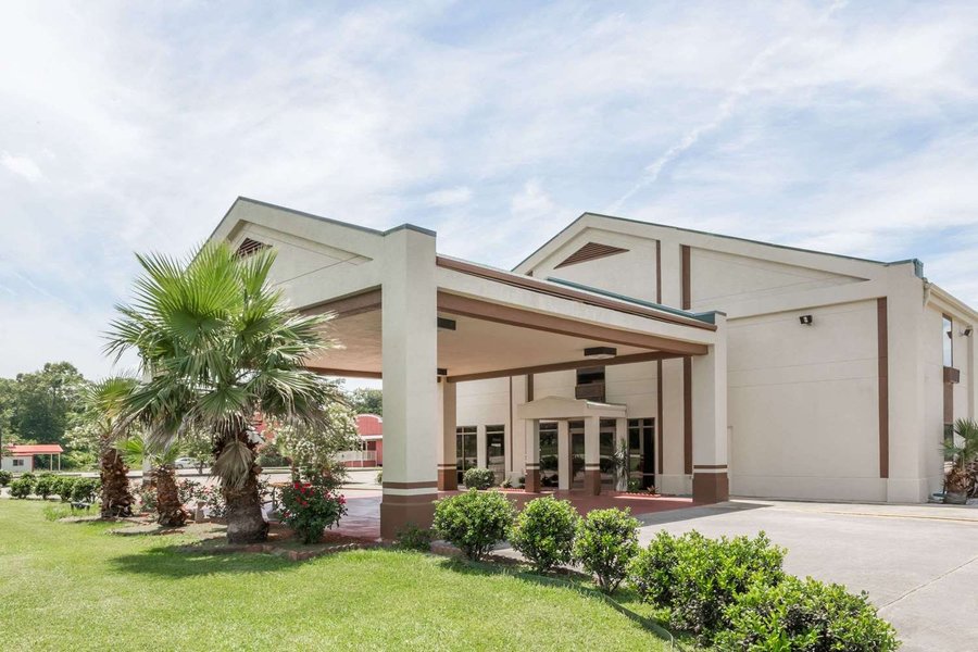 DAYS INN WYNDHAM RAYNE  57     6  7    Updated 2021 Prices Hotel