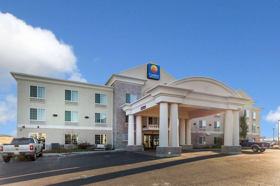 COMFORT INN & SUITES ROCK SPRINGS $89 ($̶1̶1̶8̶) - Prices & Hotel ...