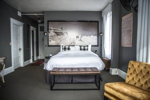 Room & Suite