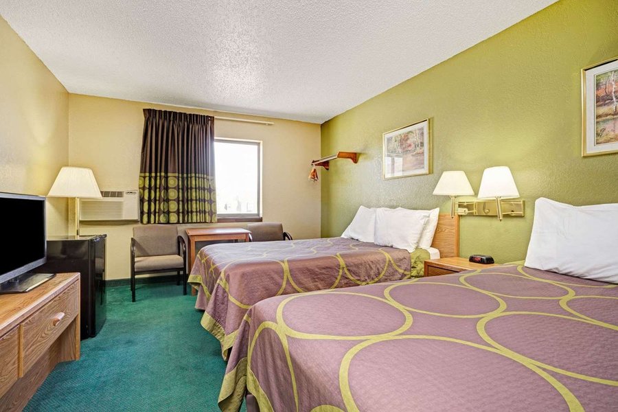 BISON PLAINS LODGE $46 ($̶6̶3̶) - Prices & Hotel Reviews - Moorhead, MN ...