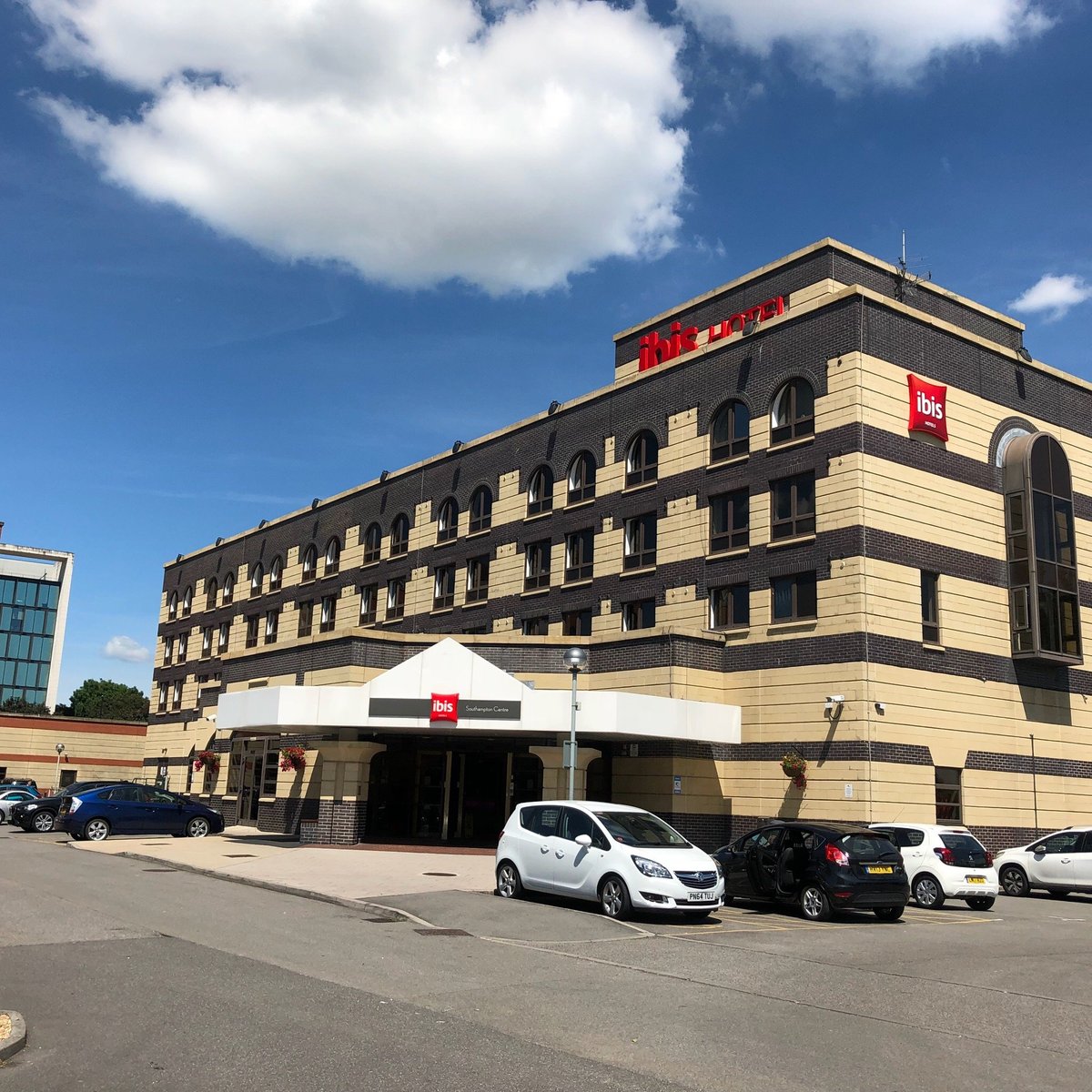 IBIS SOUTHAMPTON CENTRE HOTEL - Updated 2022 Reviews