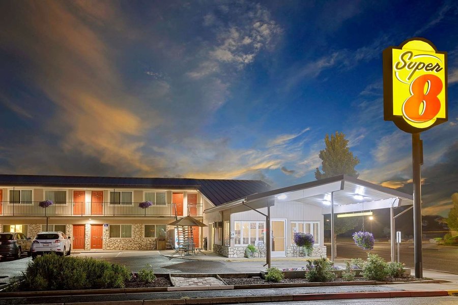 SUPER 8 BY WYNDHAM ALTURAS $95 ($̶1̶2̶6̶) - Prices & Hotel Reviews - CA