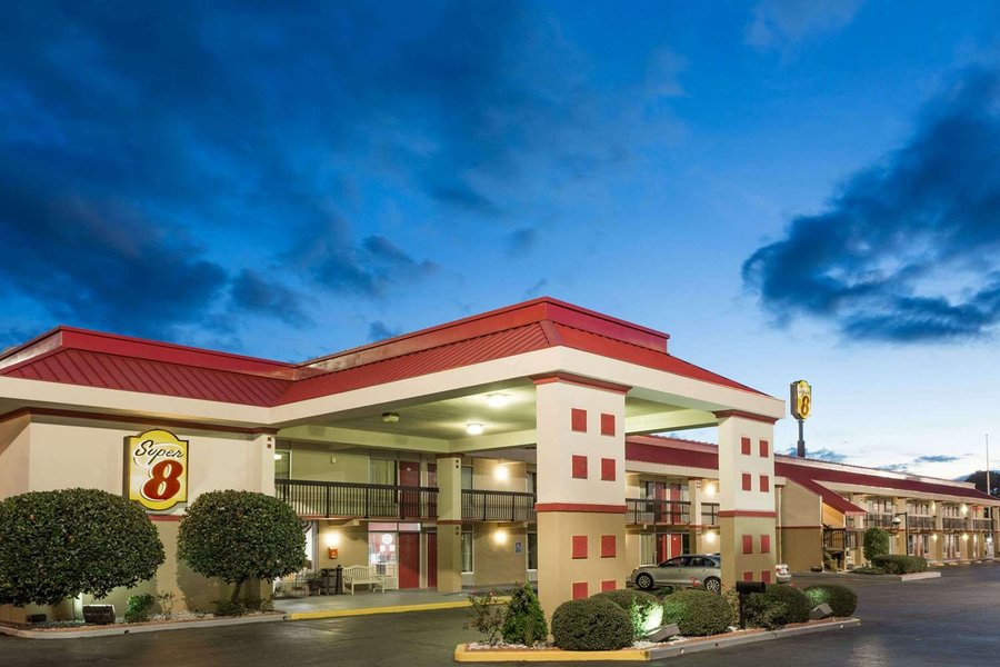 SUPER 8 BY WYNDHAM TIFTON $44 ($̶6̶5̶) - Updated 2020 Prices & Motel