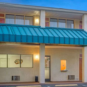 Super 8 Gastonia