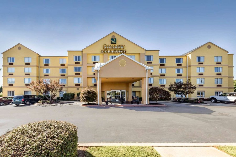 QUALITY INN AND SUITES $66 ($̶7̶9̶) - Updated 2020 Prices & Hotel