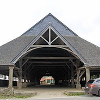 Un des deux entrées axiales