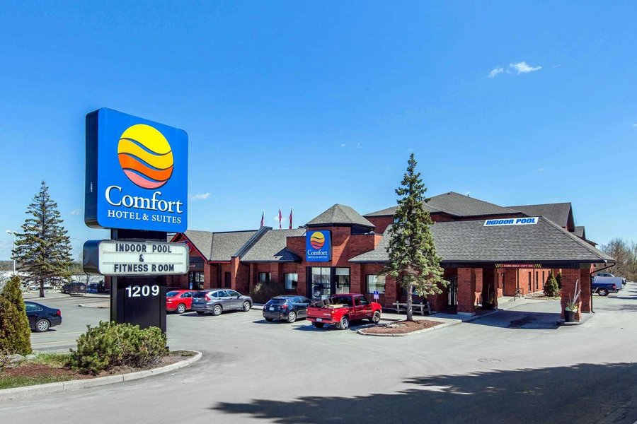 COMFORT INN & SUITES - Updated 2022 Prices & Hotel Reviews