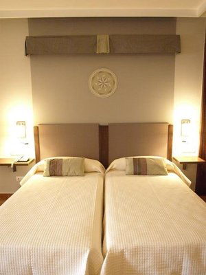 Parador de Lorca in Lorca, image may contain: Furniture, Bed, Bedroom, Room