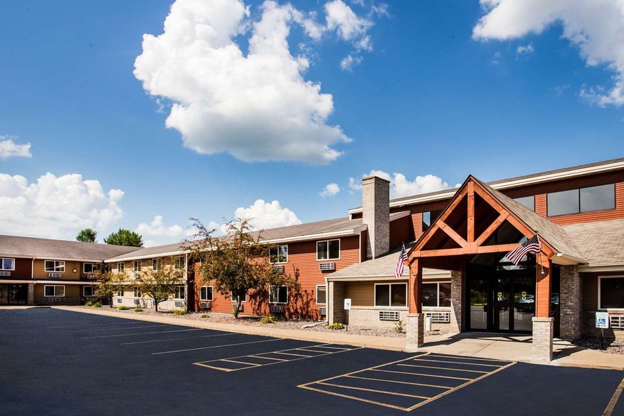 AMERICINN WYNDHAM MENOMONIE  86     1  1  9    Updated 2021 Prices