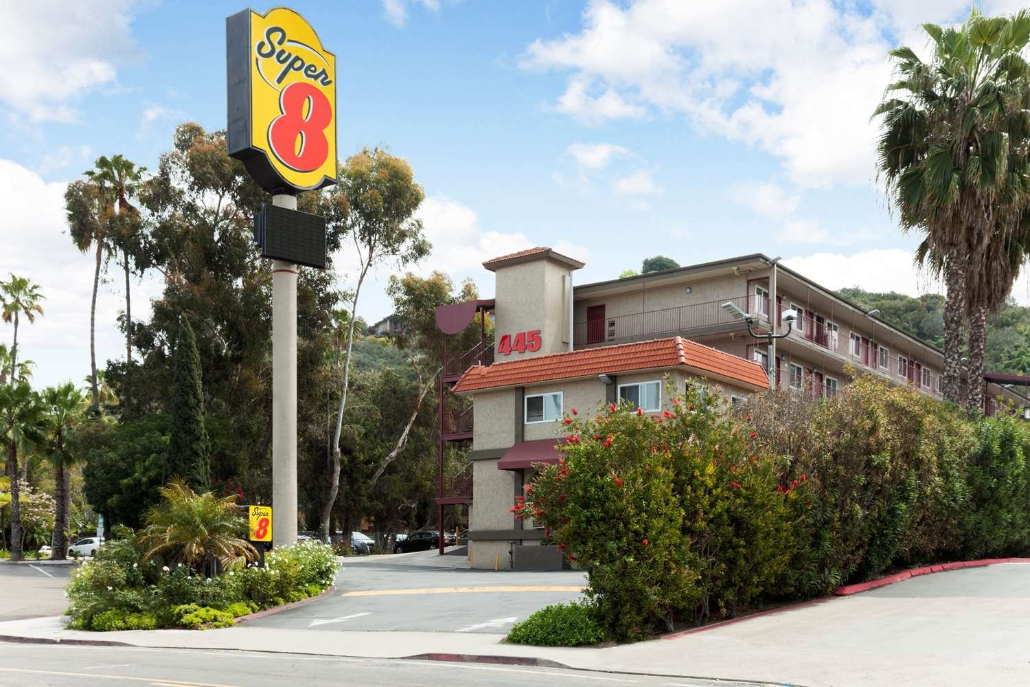 SUPER 8 BY WYNDHAM SAN DIEGO HOTEL CIRCLE $57 ($̶9̶3̶) - Updated 2021 ...