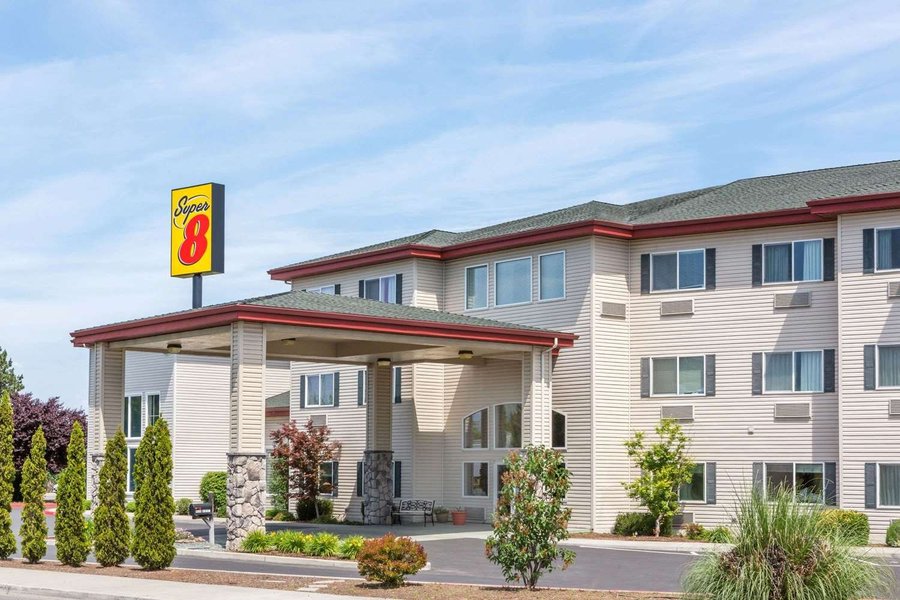 SUPER 8 BY WYNDHAM CENTRAL PT MEDFORD $67 ($̶1̶2̶7̶) - Updated 2021