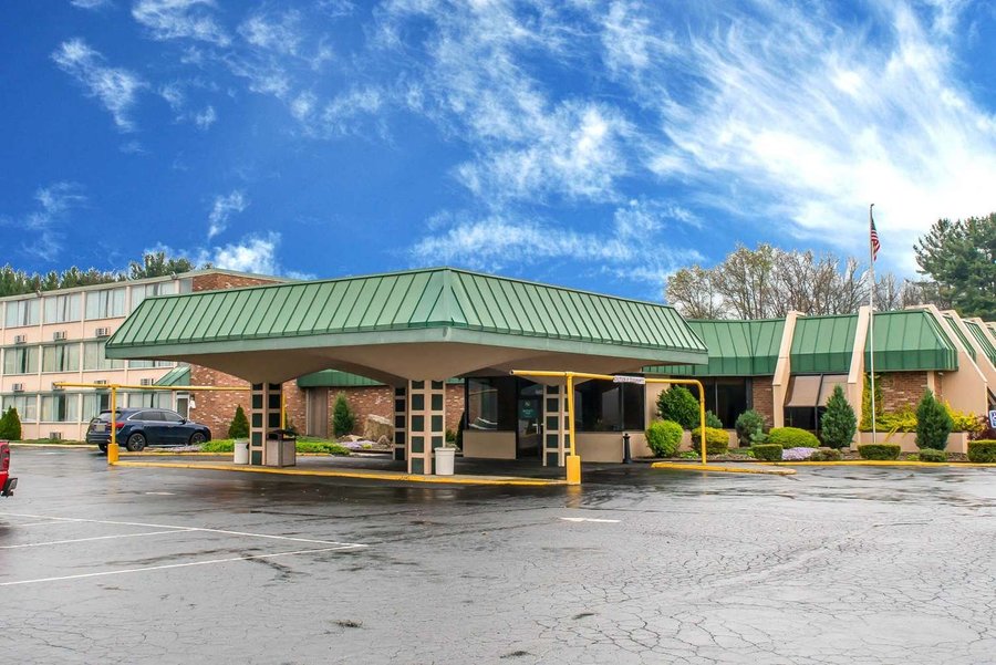 QUALITY INN HERMITAGE - Updated 2022 Prices & Hotel Reviews (PA)