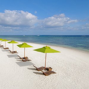 A kilometer of fine sand - the longest white beach in Panglao Island, Bohol.