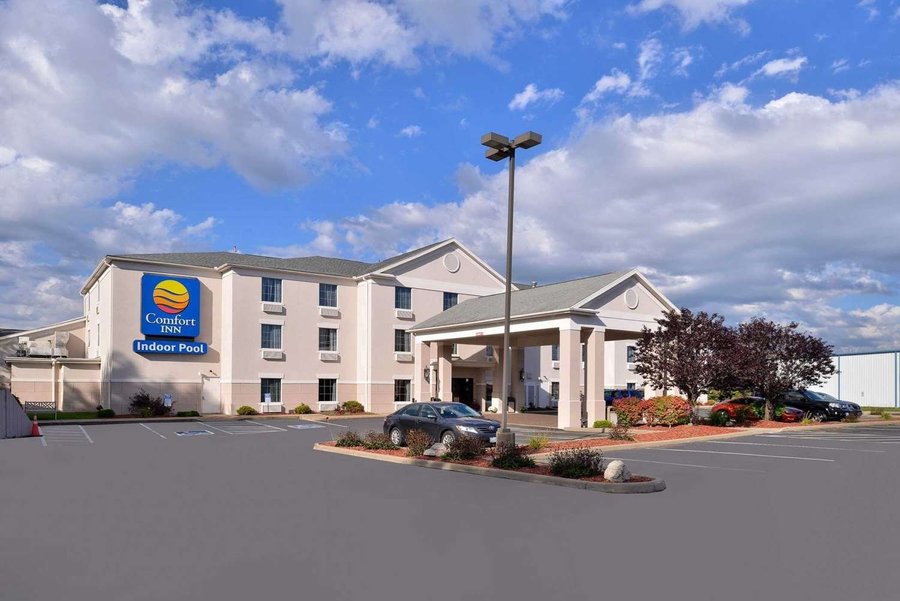 COMFORT INN $62 ($̶7̶2̶) - Prices & Hotel Reviews - Grove City, PA ...