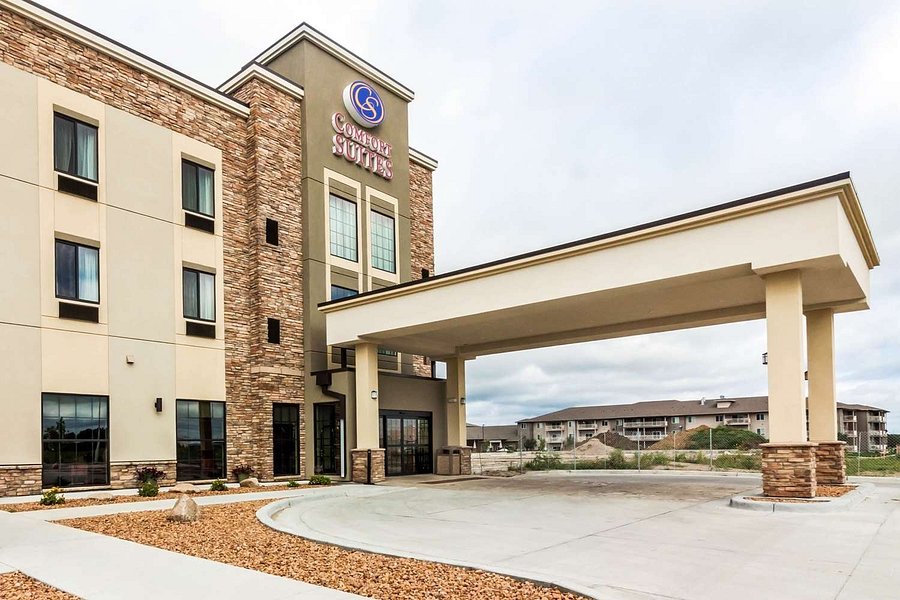 Comfort Suites - UPDATED Prices, Reviews & Photos (Brookings, SD